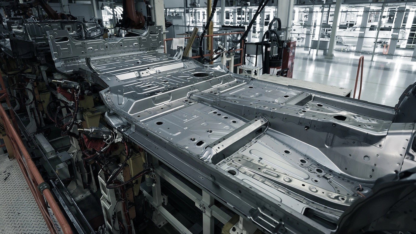 Water-based self-drying coating for vehicle axle castings